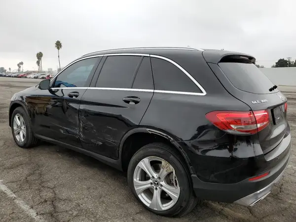 WDC0G4JBXHF136013 2017 MERCEDES-BENZ GLC - Image 2