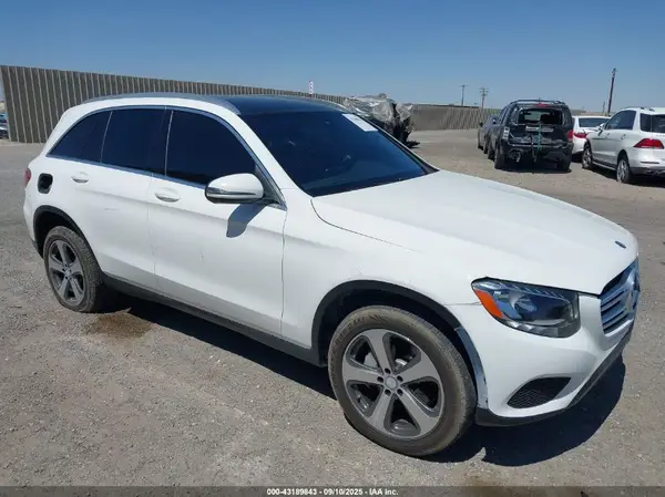 WDC0G4JBXHF154835 2017 MERCEDES-BENZ GLC - Image 1