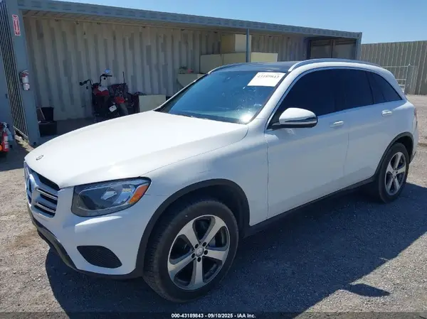 WDC0G4JBXHF154835 2017 MERCEDES-BENZ GLC - Image 2