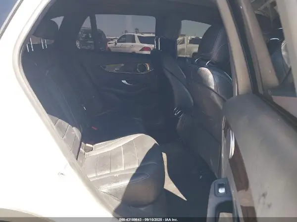 WDC0G4JBXHF154835 2017 MERCEDES-BENZ GLC - Image 8