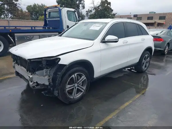 WDC0G4JBXHF198091 2017 MERCEDES-BENZ GLC - Image 2