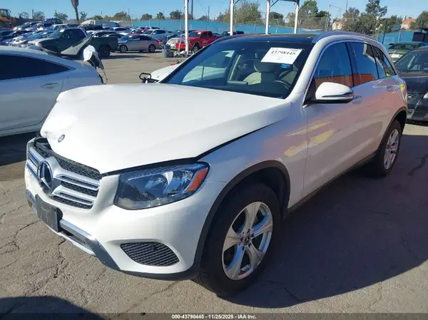 WDC0G4JBXHF258242 2017 MERCEDES-BENZ GLC - Image 2