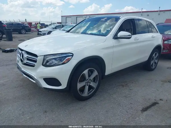 WDC0G4JBXHF263828 2017 MERCEDES-BENZ GLC - Image 2