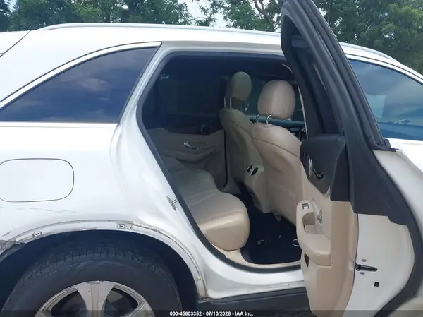 WDC0G4JBXJV014831 2018 MERCEDES-BENZ GLC - Image 8