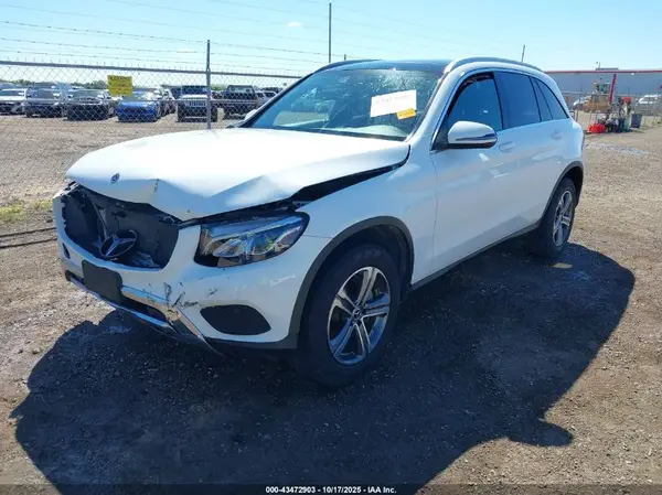WDC0G4JBXJV015557 2018 MERCEDES-BENZ GLC - Image 2