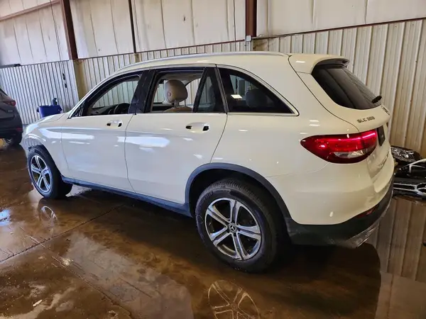 WDC0G4JBXJV022766 2018 MERCEDES-BENZ GLC - Image 2