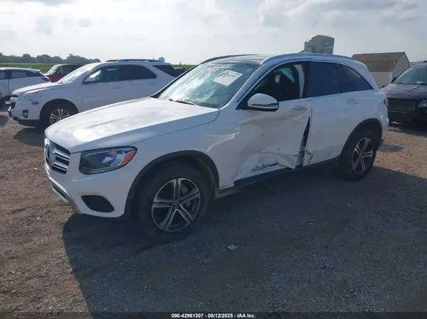 WDC0G4JBXJV032682 2018 MERCEDES-BENZ GLC - Image 2