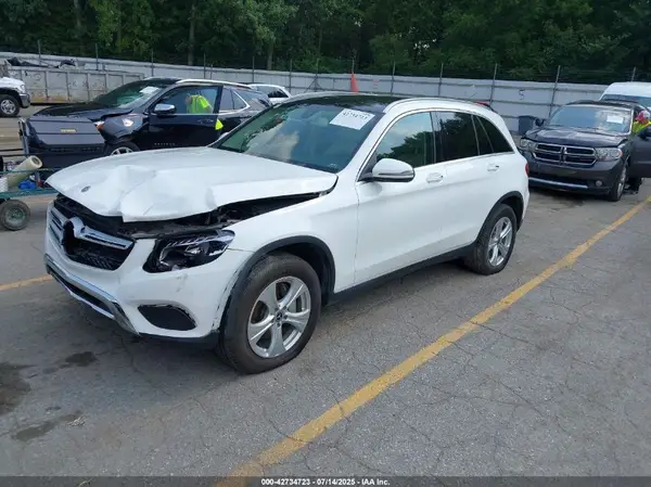 WDC0G4JBXJV033055 2018 MERCEDES-BENZ GLC - Image 2