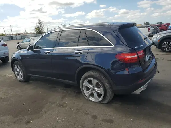 WDC0G4JBXJV041916 2018 MERCEDES-BENZ GLC - Image 2