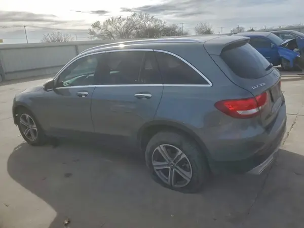 WDC0G4JBXJV049501 2018 MERCEDES-BENZ GLC - Image 2