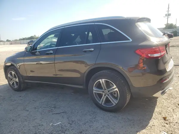 WDC0G4JBXJV065262 2018 MERCEDES-BENZ GLC - Image 2