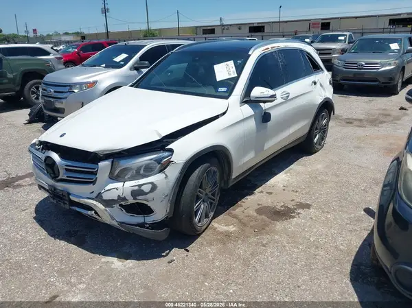 WDC0G4JBXJV065942 2018 MERCEDES-BENZ GLC - Image 2