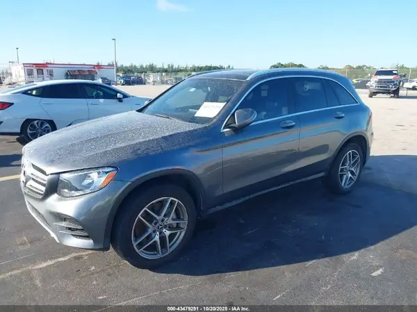WDC0G4JBXJV068548 2018 MERCEDES-BENZ GLC - Image 2