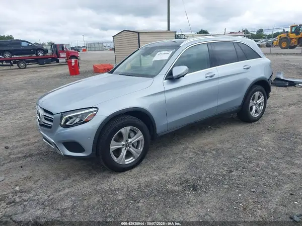 WDC0G4JBXJV091831 2018 MERCEDES-BENZ GLC - Image 2