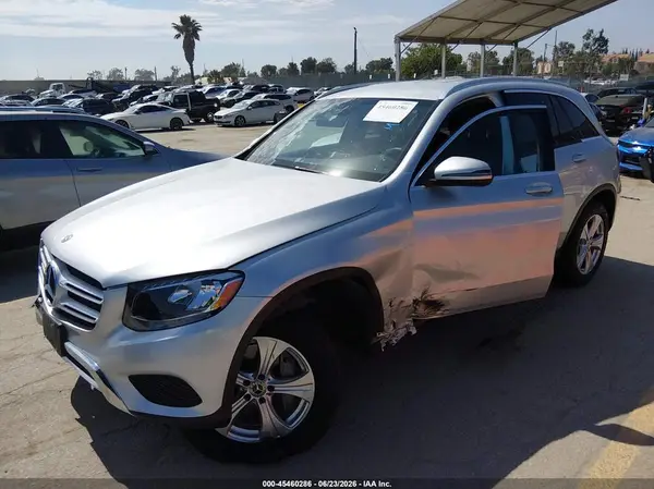 WDC0G4JBXJV093806 2018 MERCEDES-BENZ GLC - Image 2