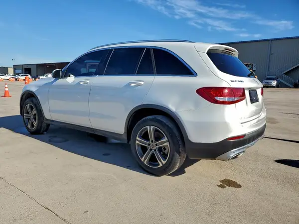 WDC0G4JBXJV099556 2018 MERCEDES-BENZ GLC - Image 2
