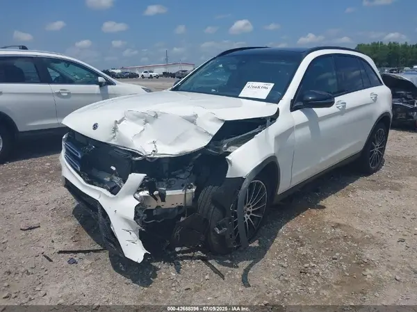 WDC0G4JBXK1000310 2019 MERCEDES-BENZ GLC - Image 2