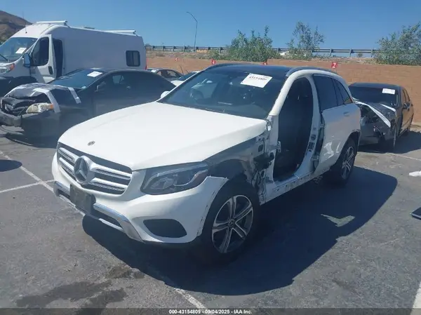 WDC0G4JBXK1002364 2019 MERCEDES-BENZ GLC - Image 2