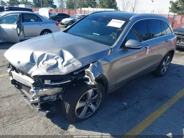 WDC0G4JBXKF574957 2019 MERCEDES-BENZ GLC - Image 2