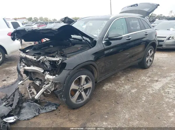 WDC0G4JBXKV118110 2019 MERCEDES-BENZ GLC - Image 2