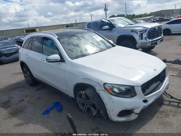 WDC0G4JBXKV125462 2019 MERCEDES-BENZ GLC - Image 1