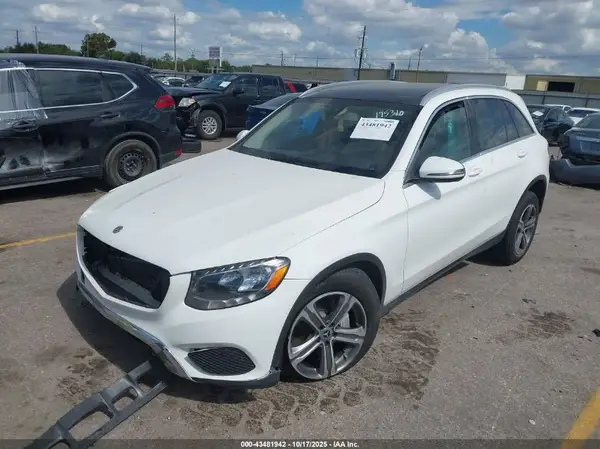 WDC0G4JBXKV125462 2019 MERCEDES-BENZ GLC - Image 2