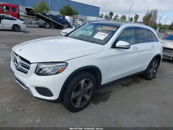 WDC0G4JBXKV139670 2019 MERCEDES-BENZ GLC - Image 2