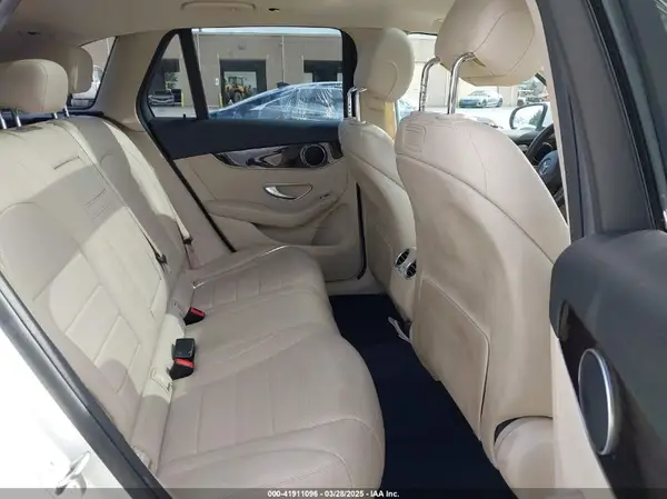 WDC0G4JBXKV139670 2019 MERCEDES-BENZ GLC - Image 8