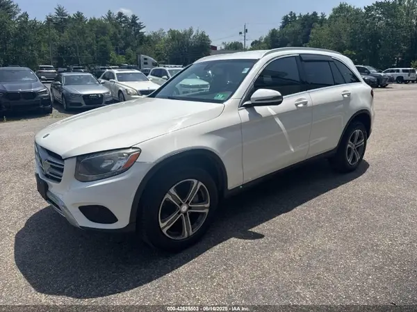 WDC0G4KB0GF010501 2016 MERCEDES-BENZ GLC - Image 2