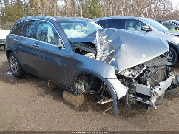 WDC0G4KB0GF055888 2016 MERCEDES-BENZ GLC - Image 1