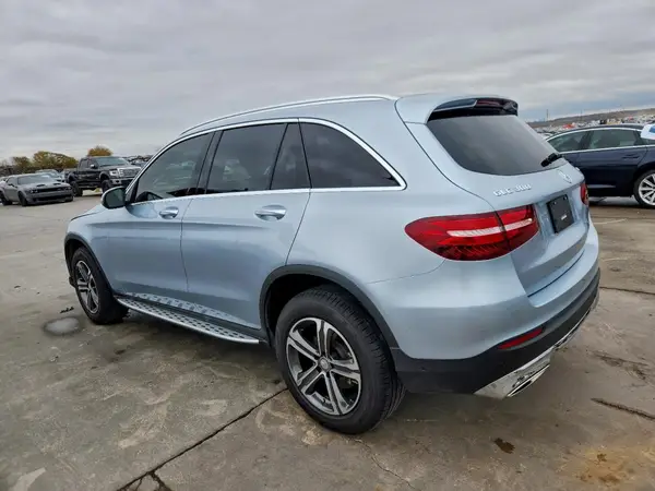 WDC0G4KB0GF072710 2016 MERCEDES-BENZ GLC - Image 2