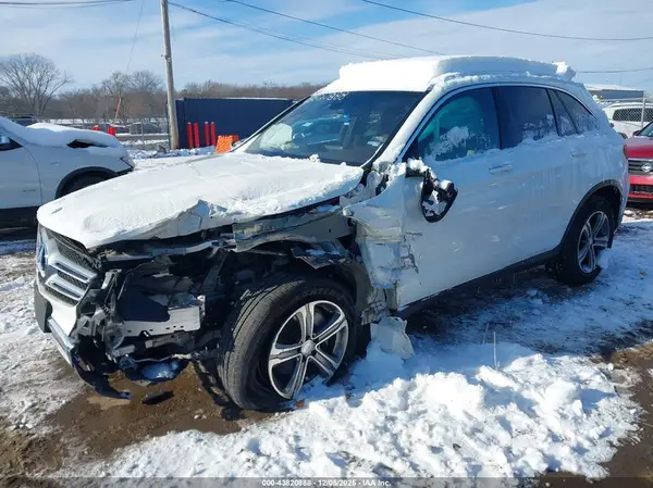WDC0G4KB0GF086428 2016 MERCEDES-BENZ GLC - Image 2