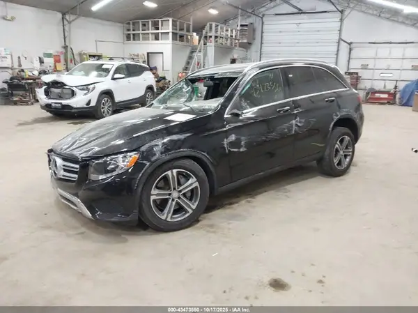 WDC0G4KB0HF126900 2017 MERCEDES-BENZ GLC - Image 2
