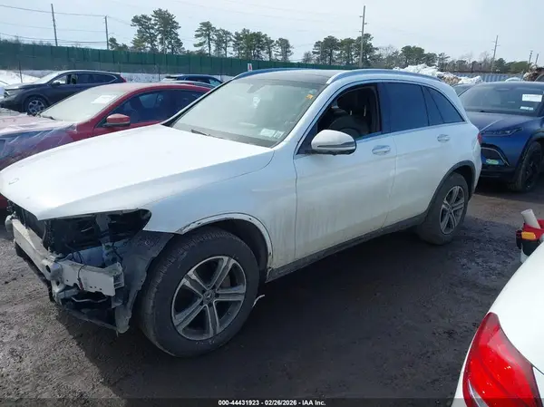 WDC0G4KB0HF203166 2017 MERCEDES-BENZ GLC - Image 2