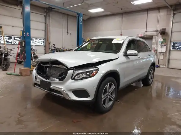 WDC0G4KB0HF237933 2017 MERCEDES-BENZ GLC - Image 2