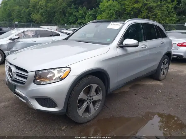 WDC0G4KB0JV052485 2018 MERCEDES-BENZ GLC - Image 2