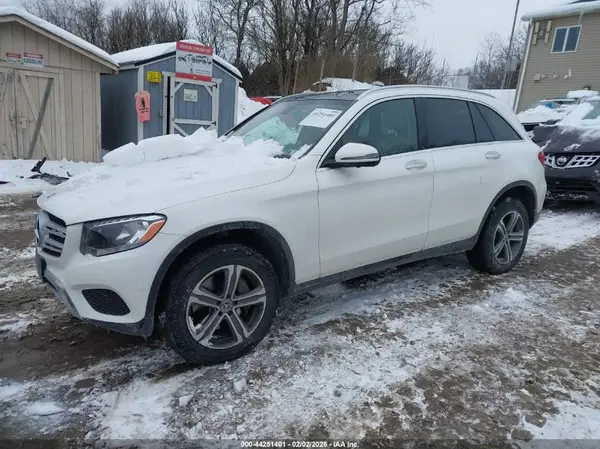 WDC0G4KB0JV068251 2018 MERCEDES-BENZ GLC - Image 2