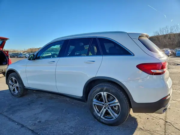 WDC0G4KB0JV092422 2018 MERCEDES-BENZ GLC - Image 2