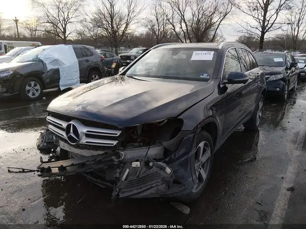 WDC0G4KB0KF574190 2019 MERCEDES-BENZ GLC - Image 2