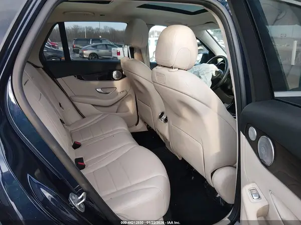 WDC0G4KB0KF574190 2019 MERCEDES-BENZ GLC - Image 8