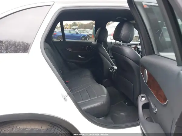 WDC0G4KB0KF666903 2019 MERCEDES-BENZ GLC - Image 8