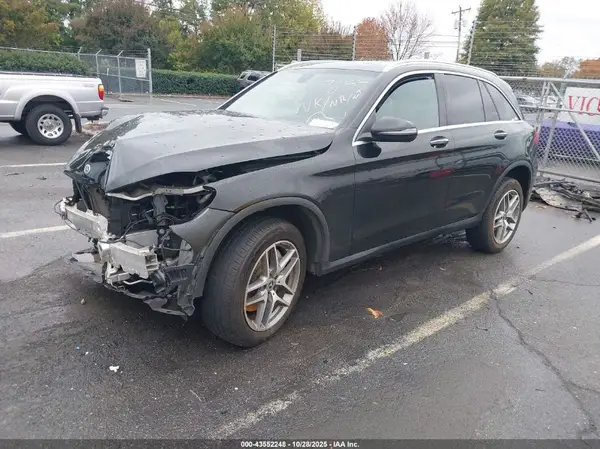 WDC0G4KB0KV127655 2019 MERCEDES-BENZ GLC - Image 2