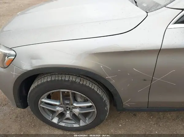 2019 MERCEDES-BENZ GLC auction photo 6