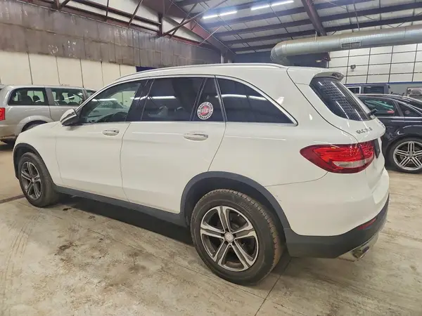 WDC0G4KB1GF087250 2016 MERCEDES-BENZ GLC - Image 2