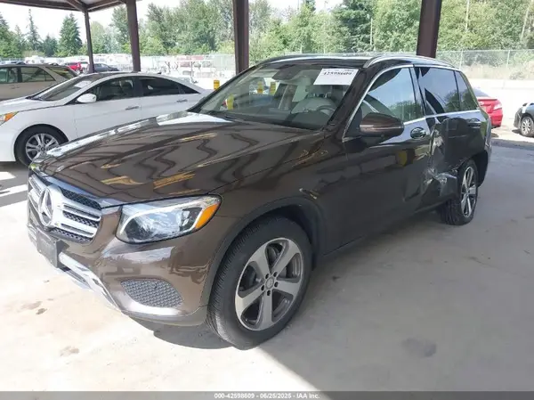 WDC0G4KB1GF113958 2016 MERCEDES-BENZ GLC - Image 2