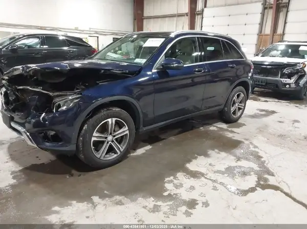 WDC0G4KB1HF143284 2017 MERCEDES-BENZ GLC - Image 2