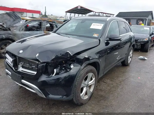 WDC0G4KB1HF219795 2017 MERCEDES-BENZ GLC - Image 2