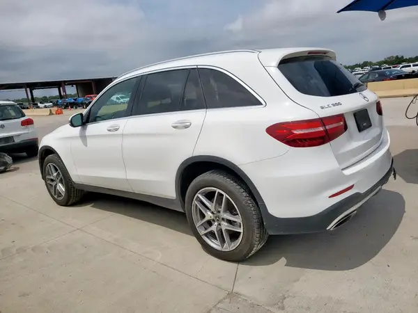 WDC0G4KB1HF239402 2017 MERCEDES-BENZ GLC - Image 2