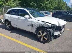 WDC0G4KB1HV000664 2017 MERCEDES-BENZ GLC