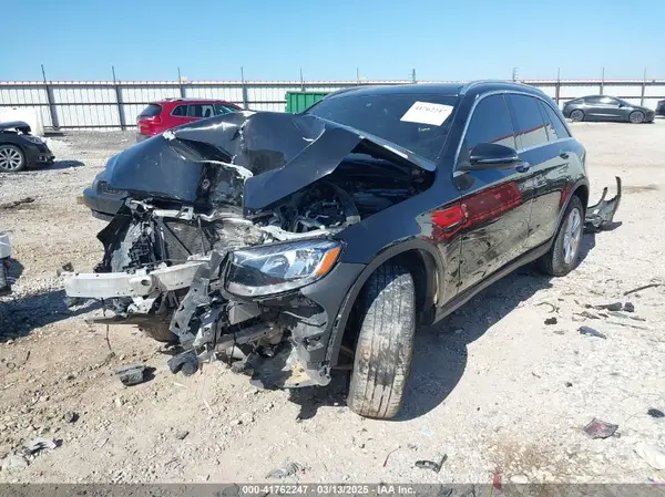 WDC0G4KB1JV020340 2018 MERCEDES-BENZ GLC - Image 2
